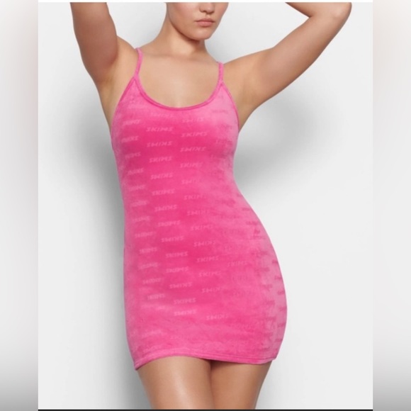 NWOT SKIMS HOT PINK VELOUR SLIP DRESS LIMITED EDITION SOLD OUT XL - Picture 2 of 8